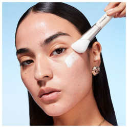 001 Serum + Moisturizer Brush