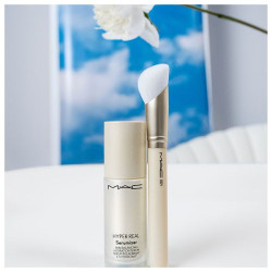 001 Serum + Moisturizer Brush