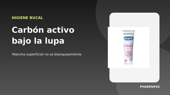 Dentífricos blanqueadores y cepillo dental sobre un lavabo blanco